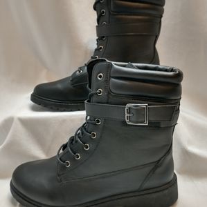 BLACK COMBAT BOOTS